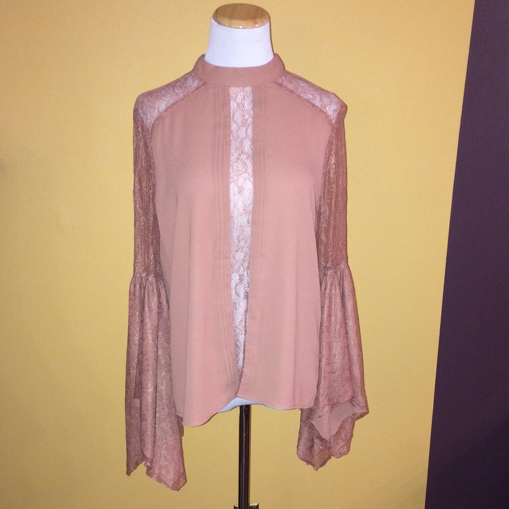 NWT Medium Lace Sleeve Express Blouse